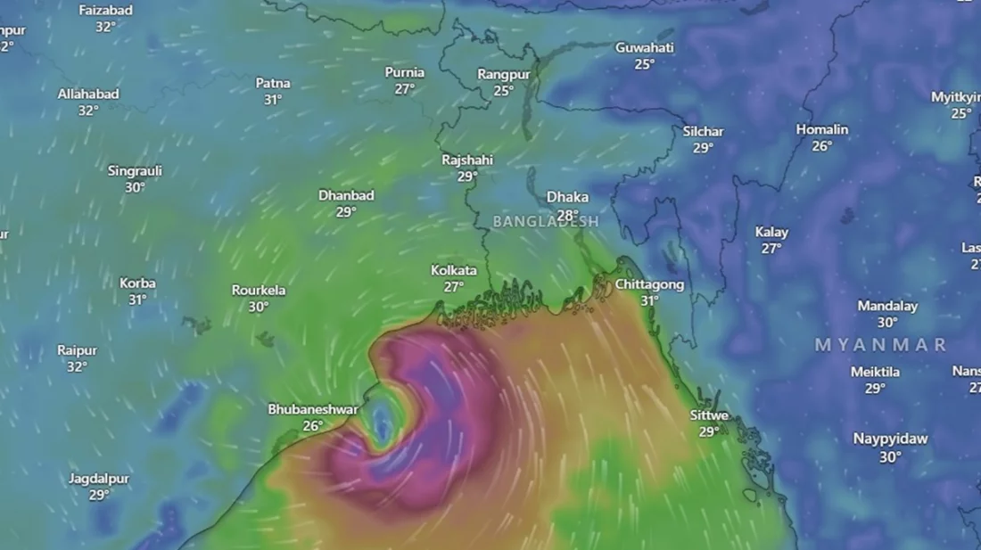 The cyclone 'Dana,' formed in the Bay of Bengal, is intensifying as it moves toward land. According to the latest trajectory, the cyclone is expected to make landfall between Puri in Odisha and Sagar Island in West Bengal, India, anytime between 6 PM this Thursday and 6 AM tomorrow, Friday.